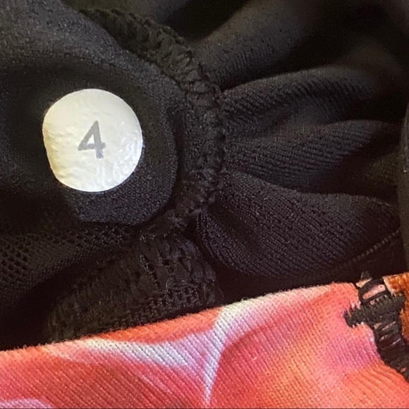 Lululemon Dancing Warrior Floral Strappy Tank 4 - Picture 4 of 8